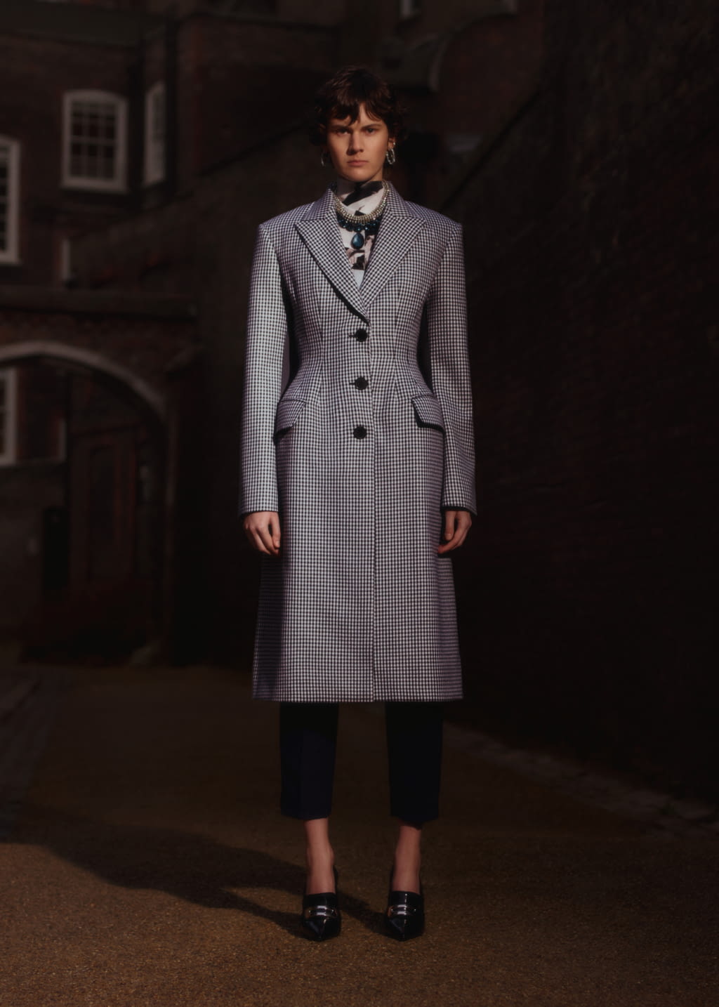 Fashion Week London Pre-Fall 2019 look 1 de la collection Alexander McQueen womenswear