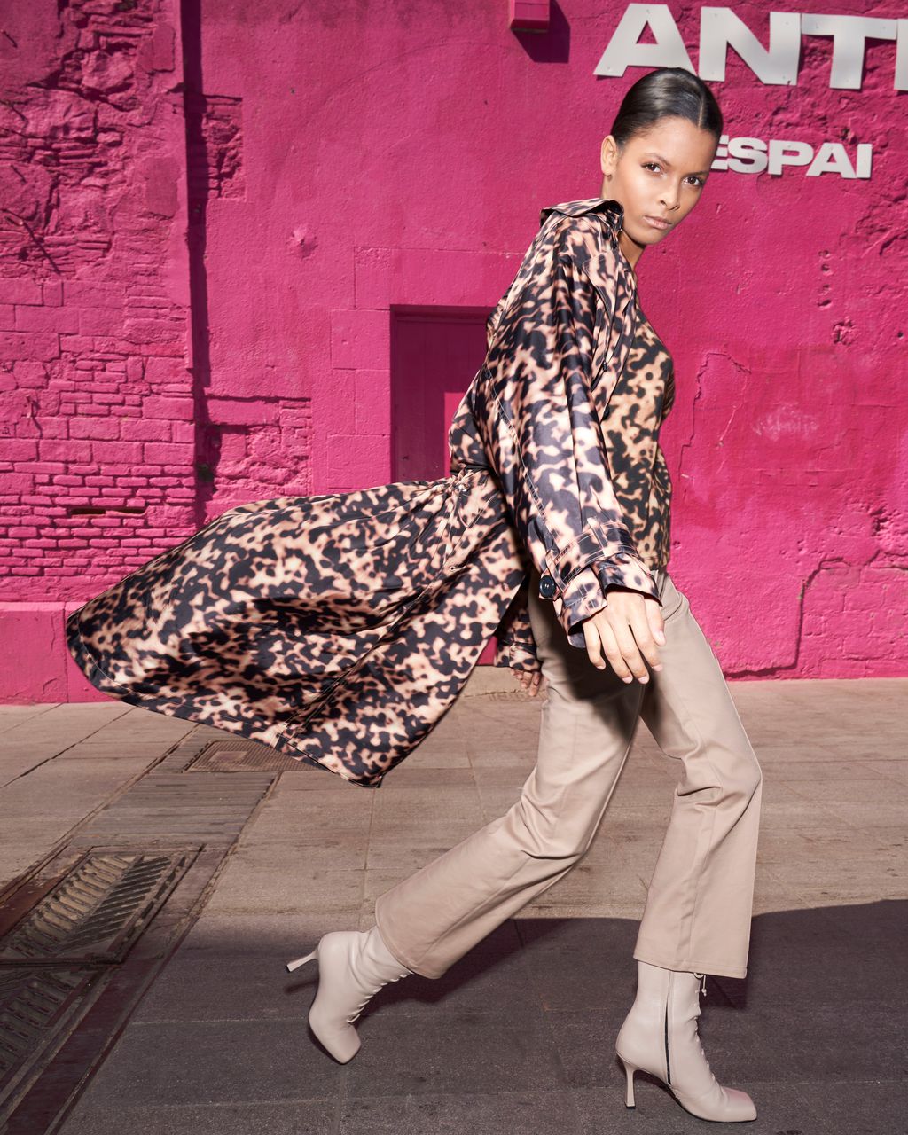 Fashion Week Paris Fall/Winter 2022 look 33 from the Barbara Bui collection 女装