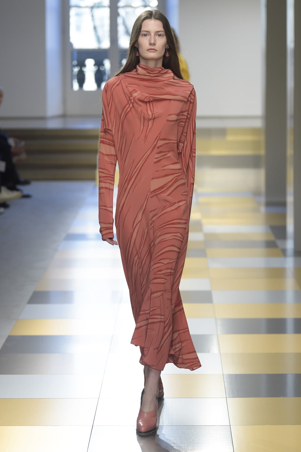 Fashion Week Milan Fall/Winter 2017 look 33 from the Jil Sander collection womenswear
