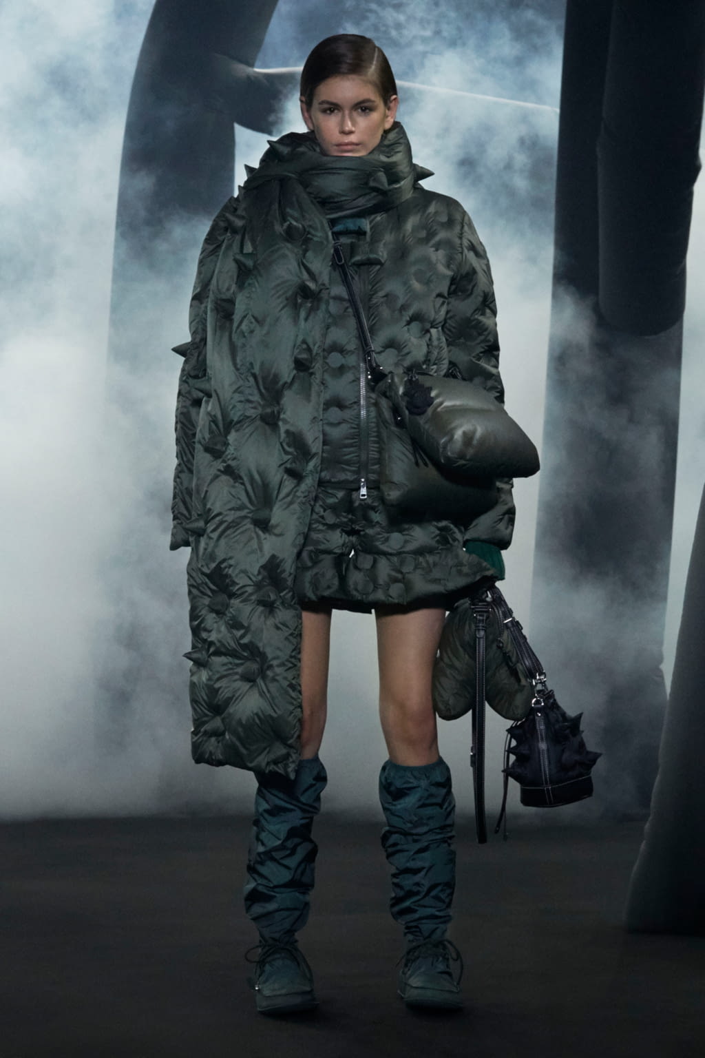 Fashion Week Milan Fall/Winter 2020 look 1 from the 1 Moncler JW Anderson collection 女装