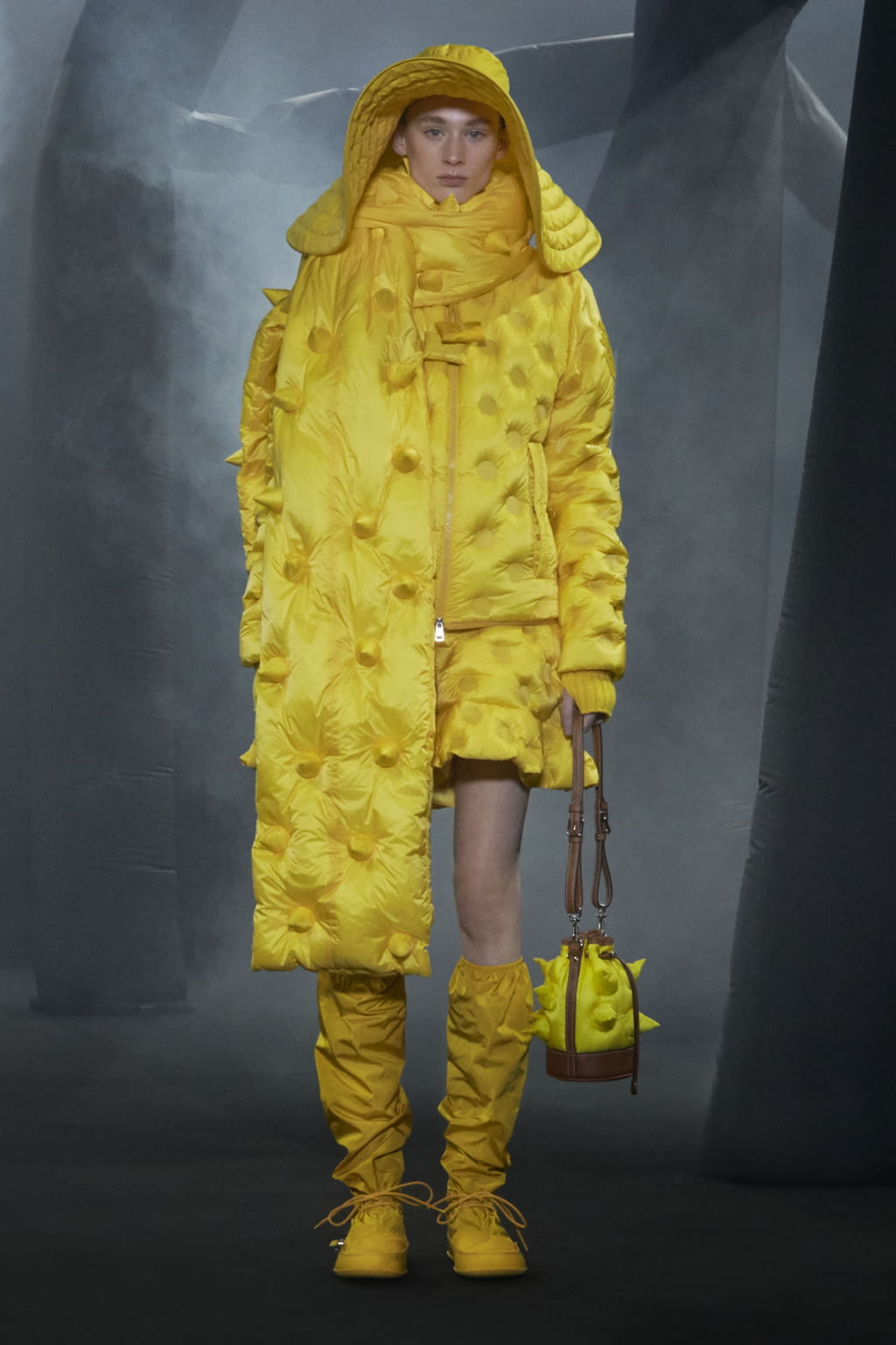 Fashion Week Milan Fall/Winter 2020 look 7 from the 1 Moncler JW Anderson collection 女装