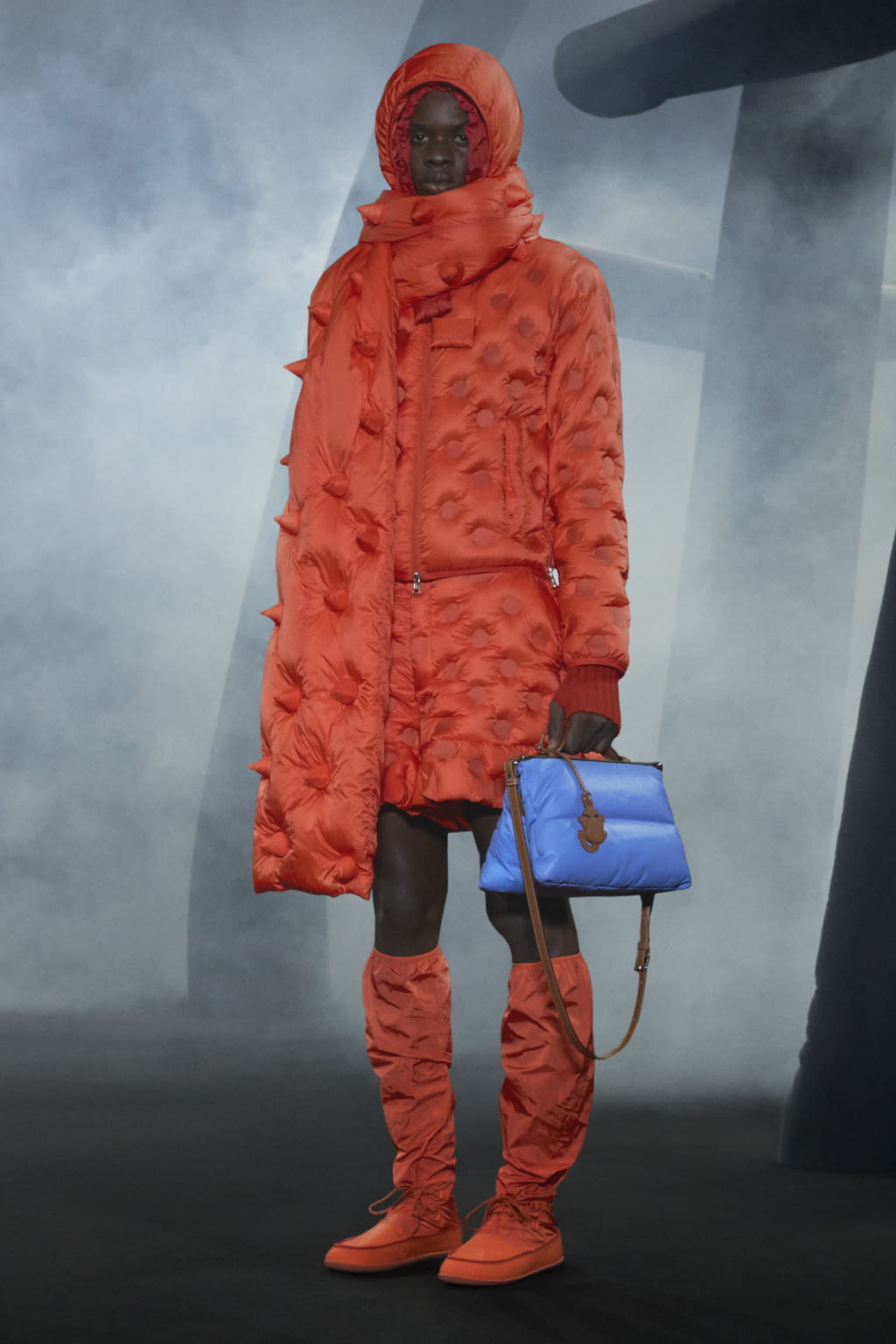 Fashion Week Milan Fall/Winter 2020 look 15 de la collection 1 Moncler JW Anderson womenswear