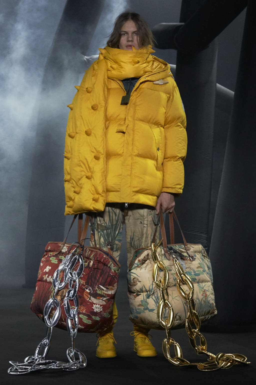 Fashion Week Milan Fall/Winter 2020 look 20 from the 1 Moncler JW Anderson collection 女装