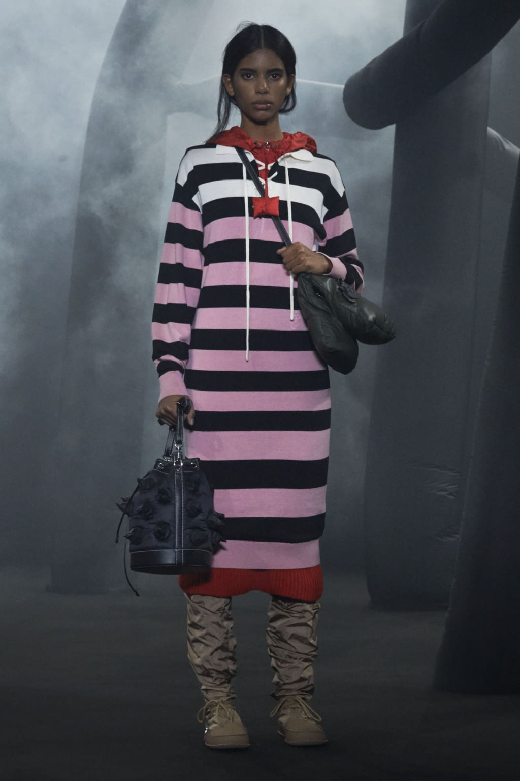 Fashion Week Milan Fall/Winter 2020 look 30 from the 1 Moncler JW Anderson collection womenswear