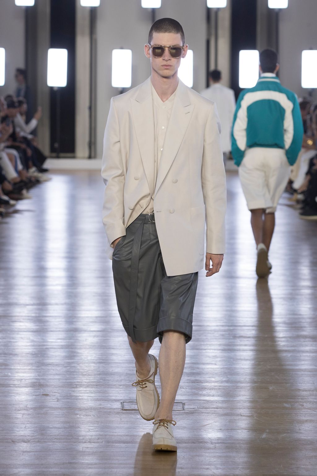 Fashion Week Paris Spring/Summer 2018 look 10 from the Cerruti 1881 collection menswear