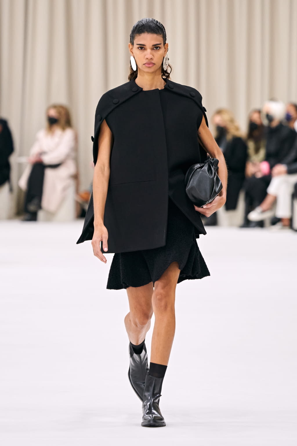 Fashion Week Milan Fall/Winter 2022 look 10 from the Jil Sander collection womenswear