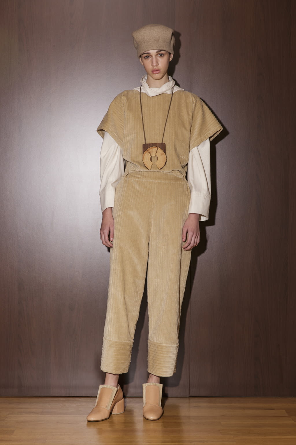 Fashion Week Paris Pre-Fall 2018 look 10 de la collection Nehera womenswear