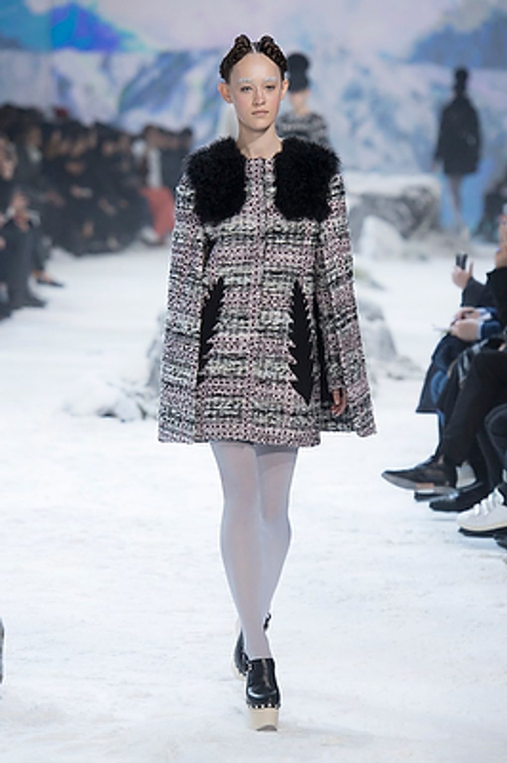 Fashion Week Paris Fall/Winter 2016 look 10 from the Moncler Gamme Rouge collection womenswear