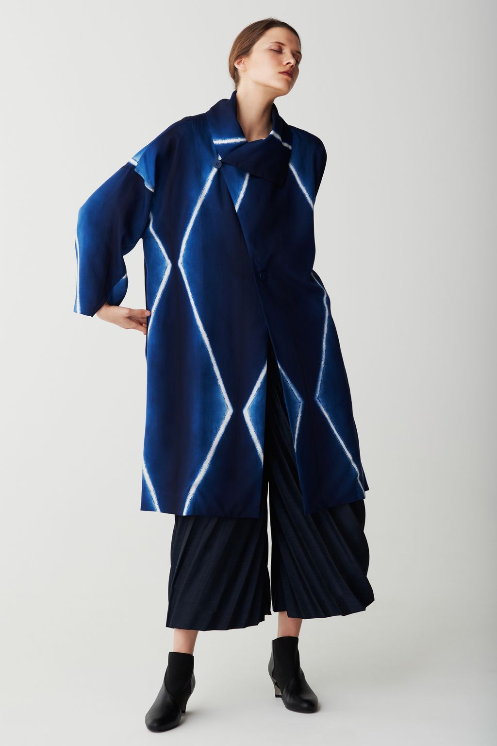 Fashion Week Paris Pre-Fall 2017 look 10 from the Issey Miyake collection womenswear