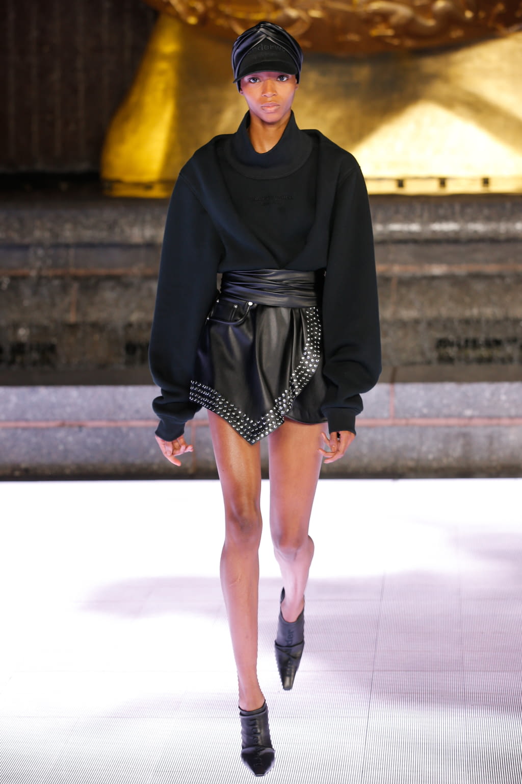 Fashion Week New York Spring/Summer 2020 look 10 from the Alexander Wang collection womenswear