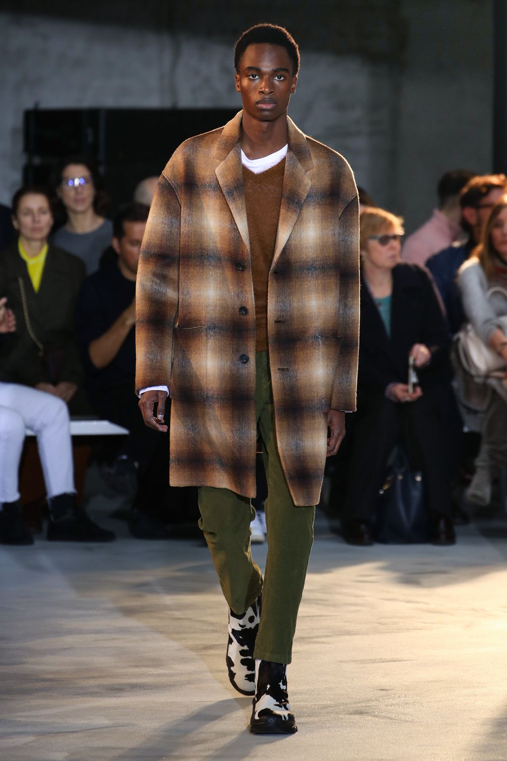 Fashion Week Milan Fall/Winter 2018 look 10 from the N°21 collection menswear