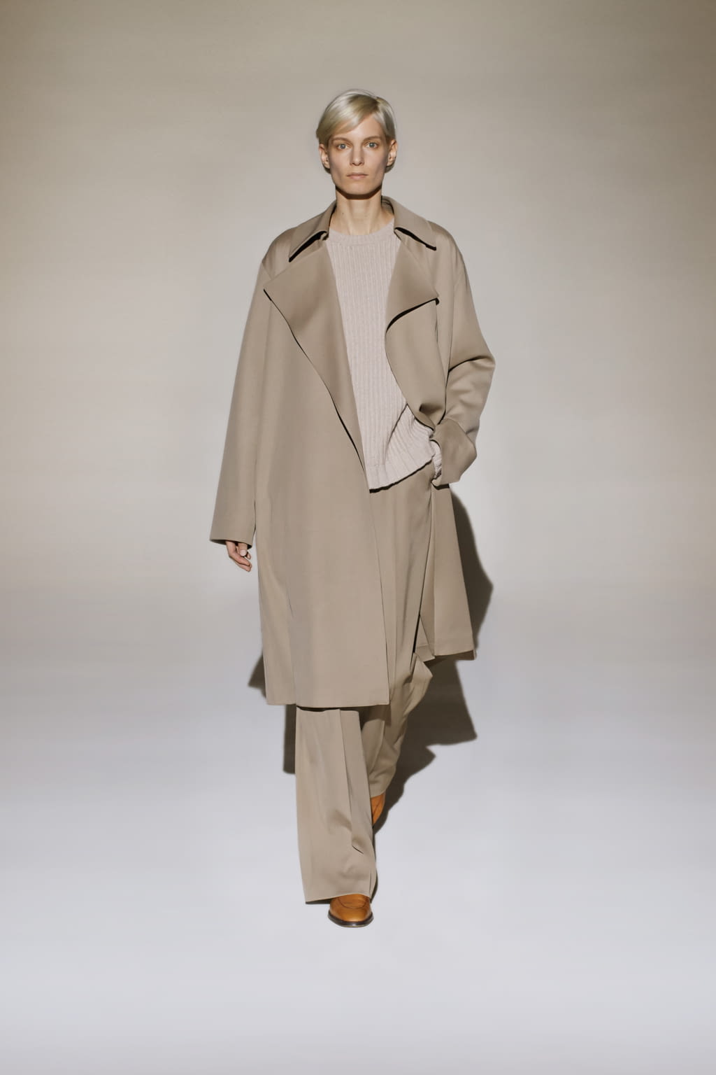 Fashion Week New York Fall/Winter 2016 look 10 from the The Row collection womenswear