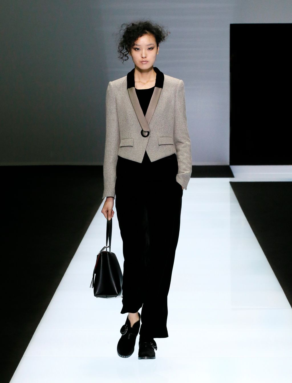 Fashion Week Milan Fall/Winter 2016 look 10 from the Giorgio Armani collection 女装