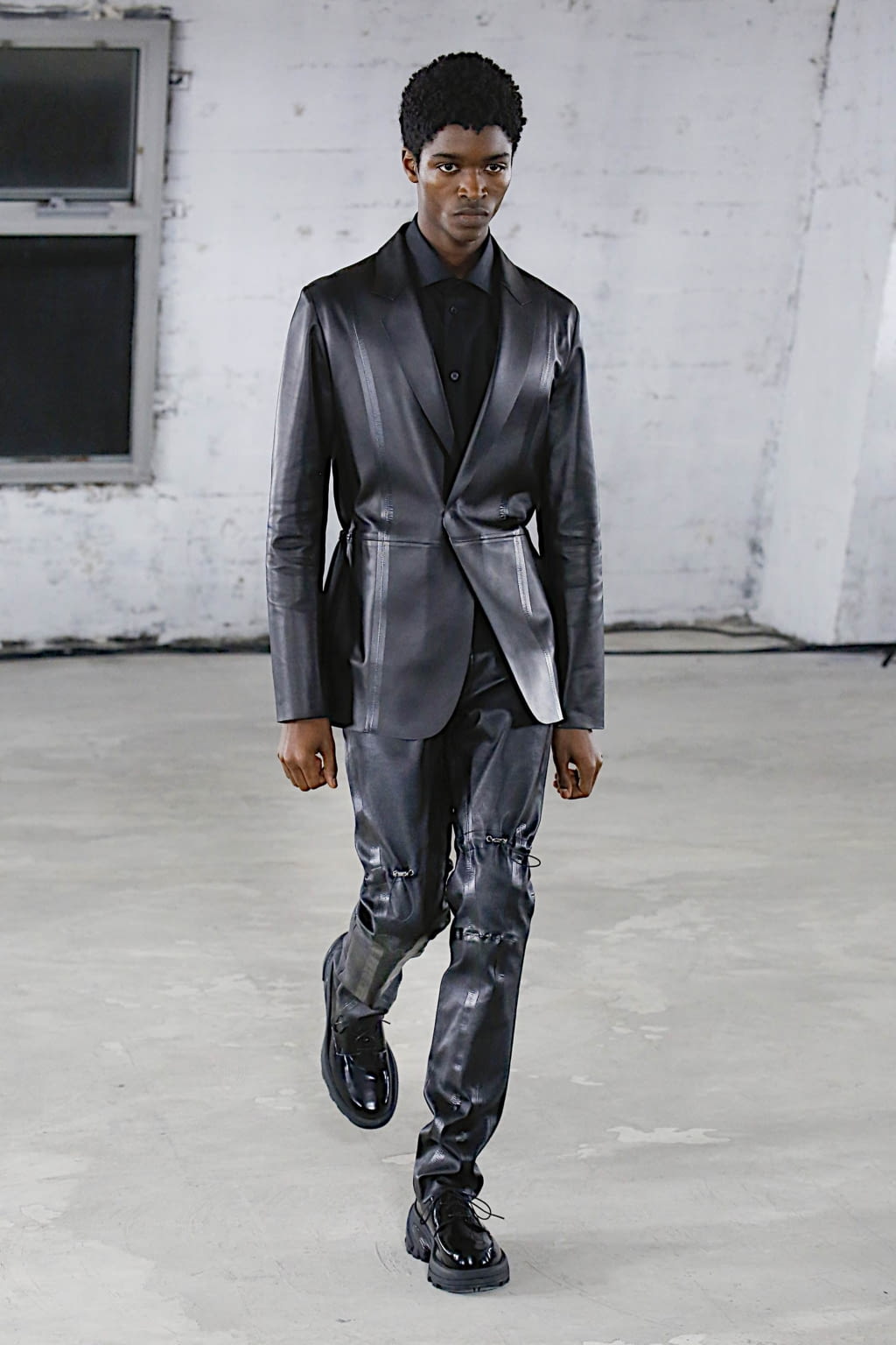 Fashion Week Paris Fall/Winter 2019 look 2 from the Alyx collection menswear