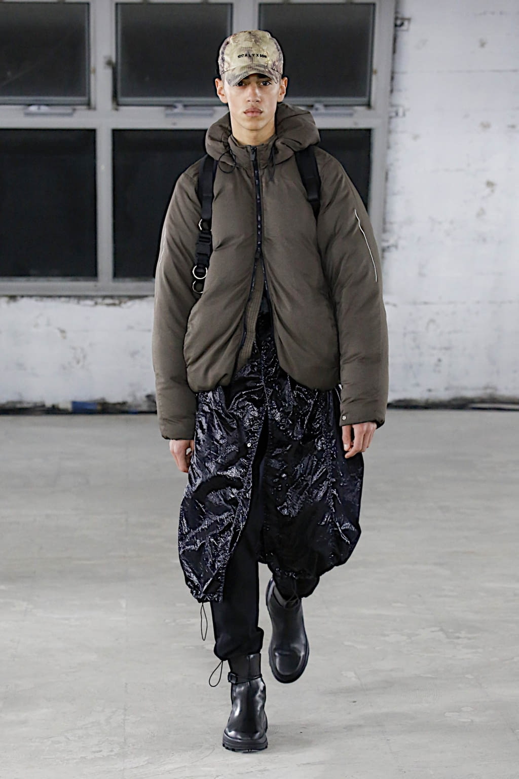 Fashion Week Paris Fall/Winter 2019 look 33 from the Alyx collection menswear