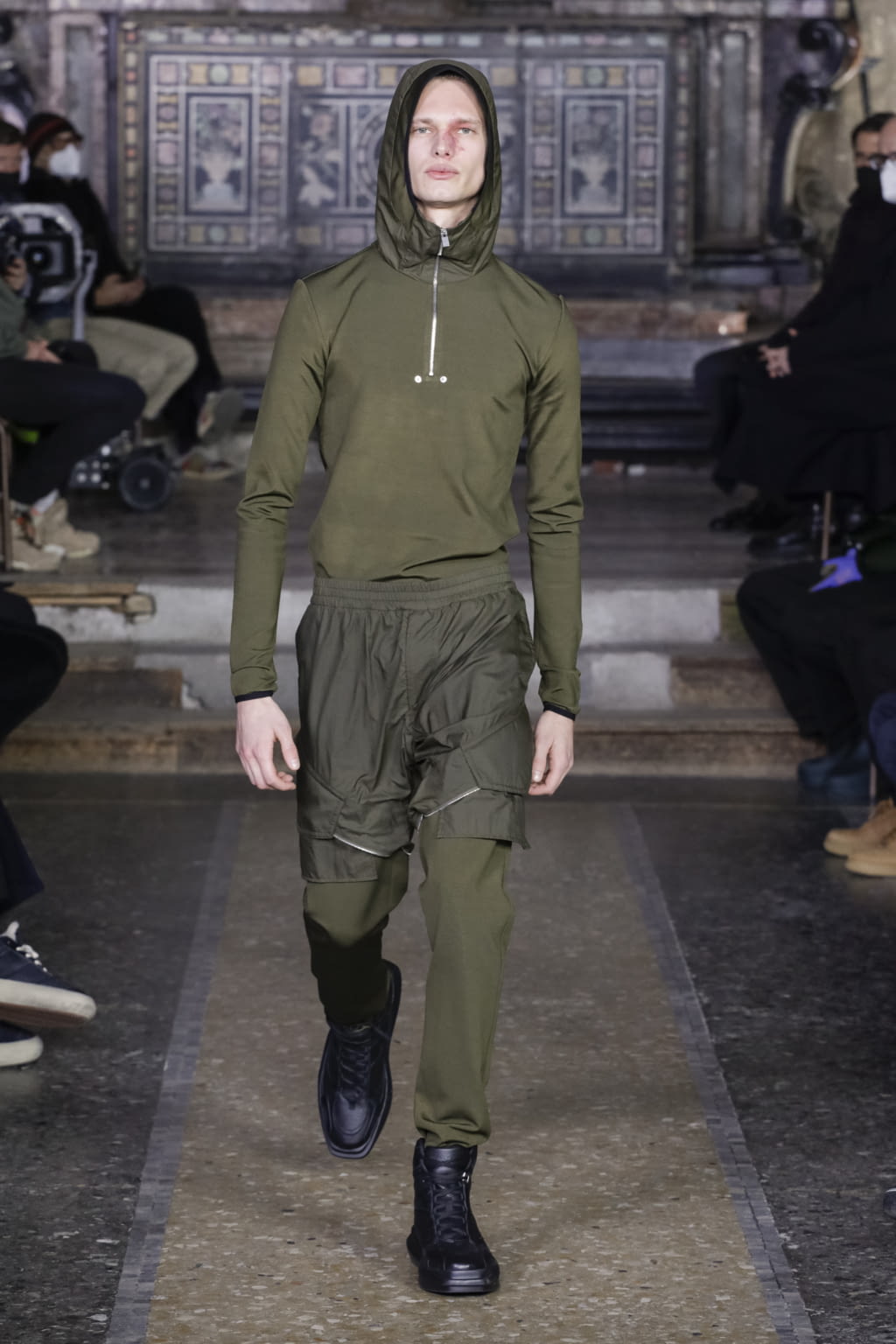 Fashion Week Milan Fall/Winter 2022 look 11 from the Alyx collection menswear