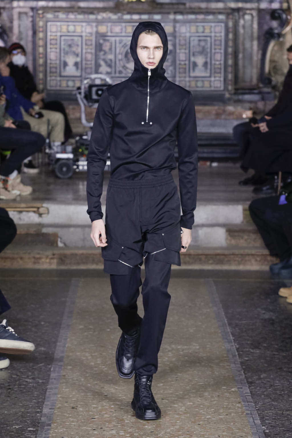 Fashion Week Milan Fall/Winter 2022 look 13 from the Alyx collection menswear