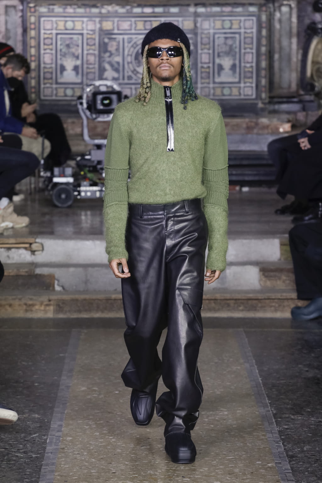 Fashion Week Milan Fall/Winter 2022 look 16 from the Alyx collection menswear