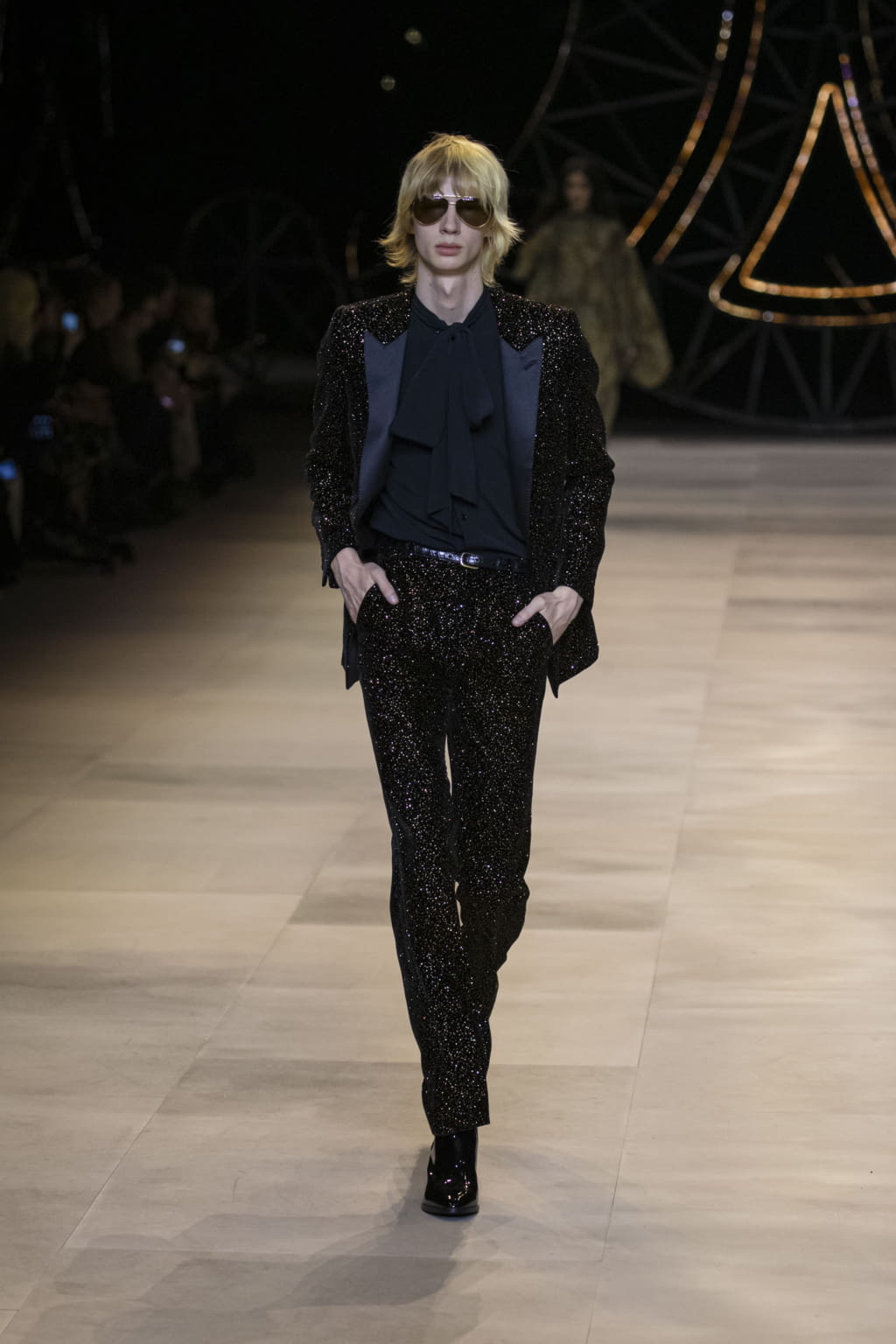 Fashion Week Paris Fall/Winter 2020 look 102 from the Celine collection 女装