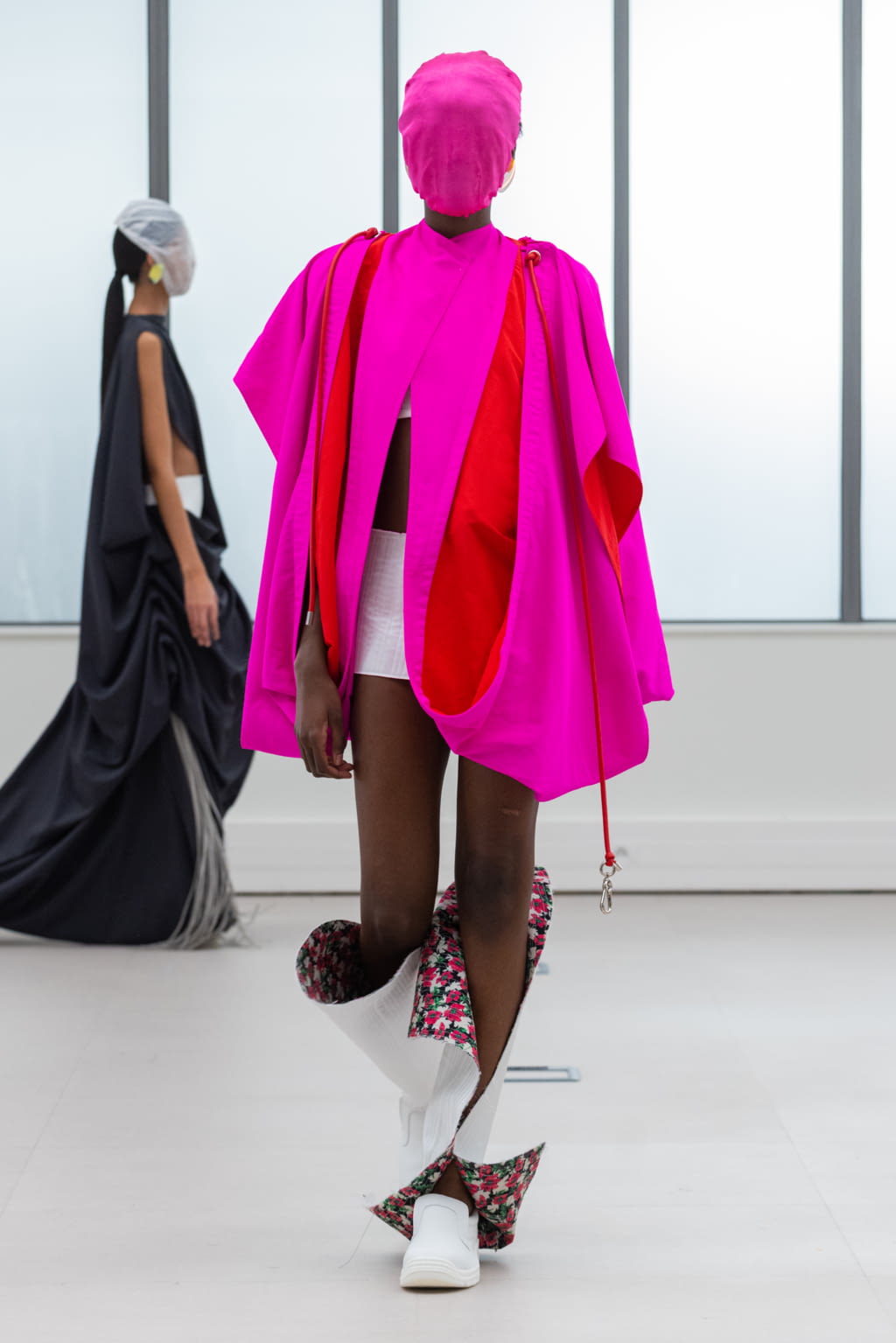 Fashion Week Paris Fall/Winter 2022 look 102 from the IFM PARIS collection womenswear