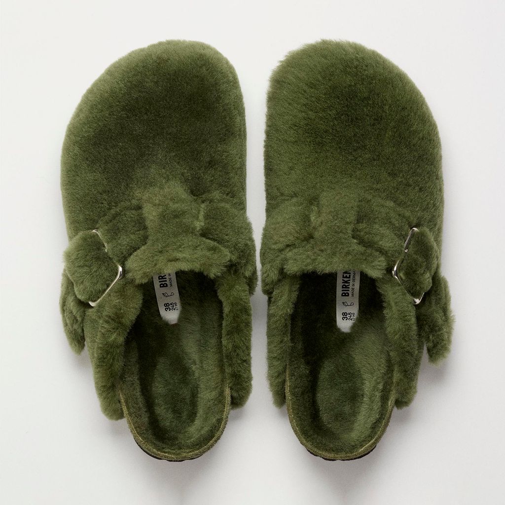 Fashion Week Paris Fall/Winter 2024 look 73 de la collection Birkenstock 1774 menswear accessories