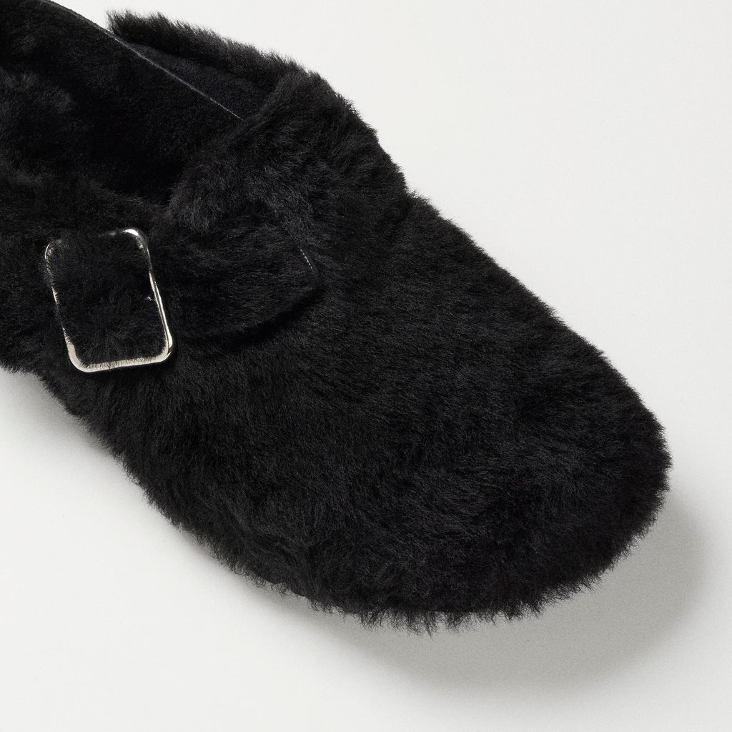 Fashion Week Paris Fall/Winter 2024 look 74 from the Birkenstock 1774 collection menswear accessories