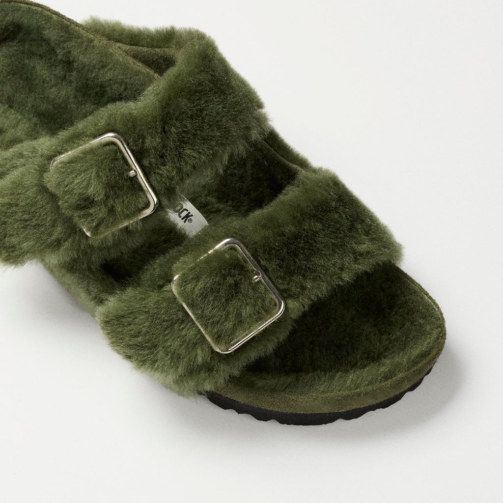 Fashion Week Paris Fall/Winter 2024 look 82 from the Birkenstock 1774 collection menswear accessories