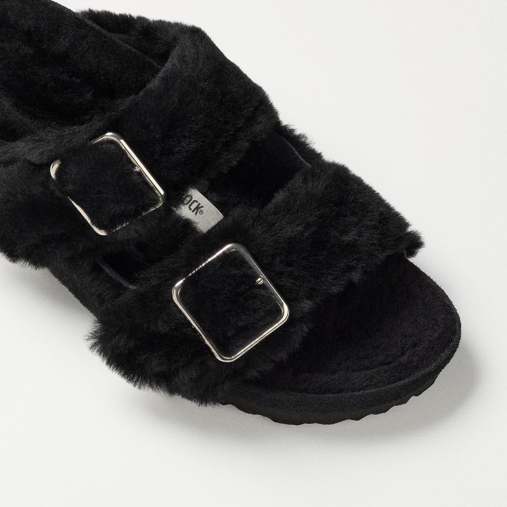 Fashion Week Paris Fall/Winter 2024 look 27 from the Birkenstock 1774 collection womenswear accessories