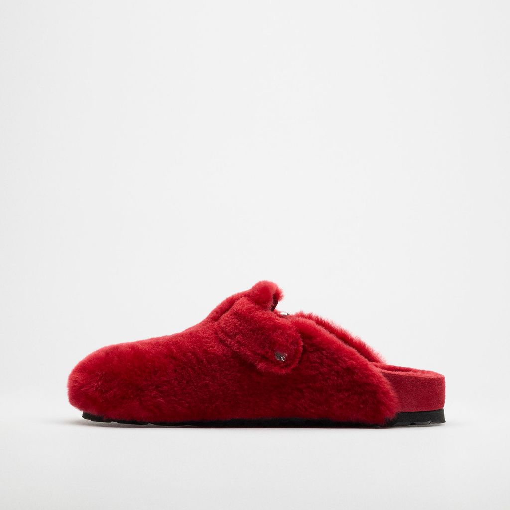 Fashion Week Paris Fall/Winter 2024 look 32 de la collection Birkenstock 1774 womenswear accessories