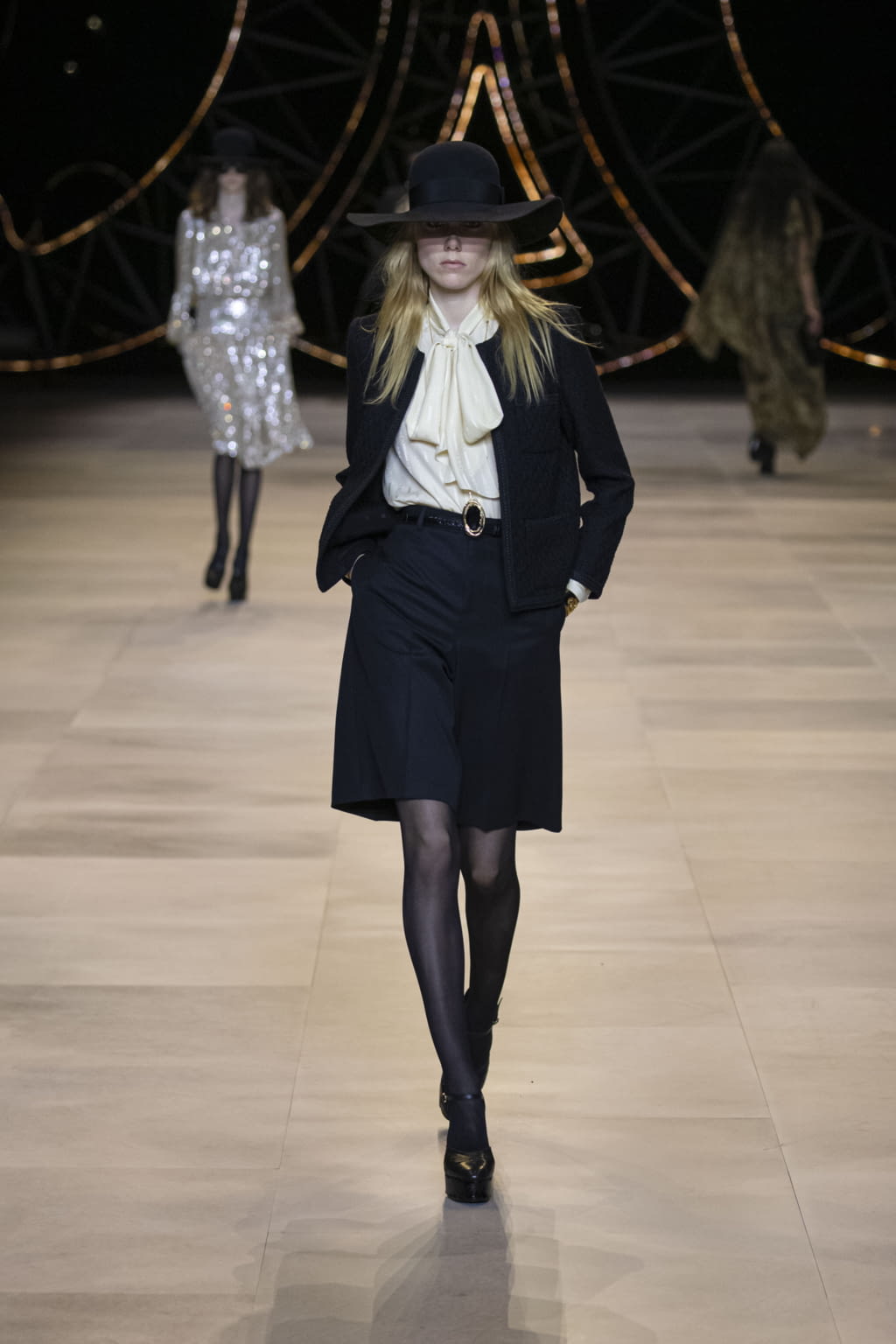Fashion Week Paris Fall/Winter 2020 look 105 de la collection Celine womenswear