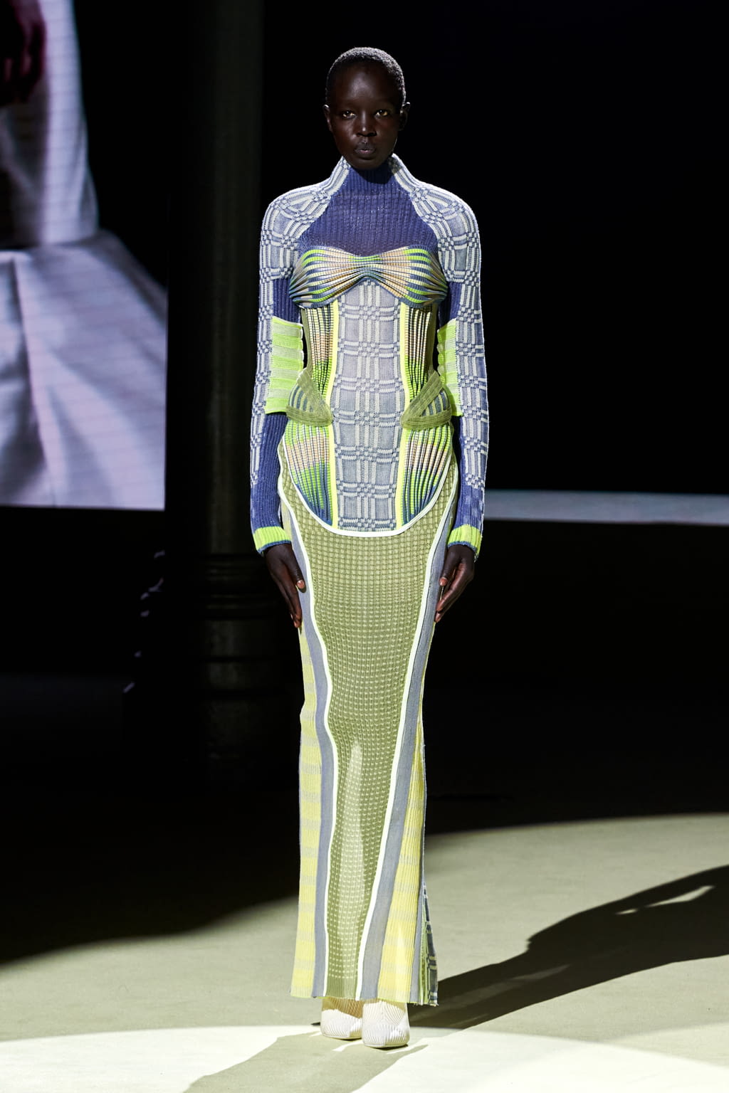 Fashion Week Paris Fall/Winter 2022 look 105 de la collection Balmain womenswear