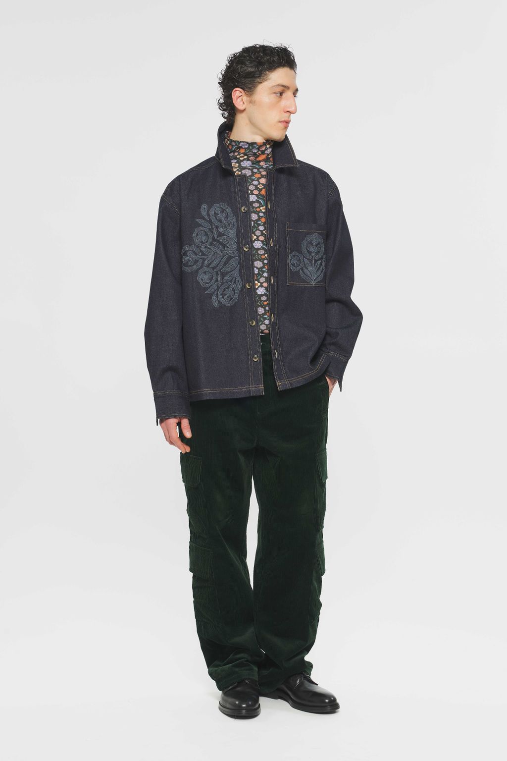 Fashion Week Paris Fall/Winter 2024 look 10 de la collection Antik Batik menswear