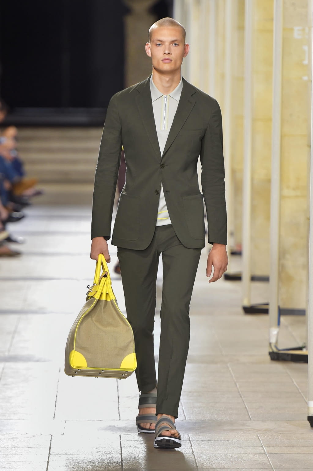 Fashion Week Paris Spring/Summer 2017 look 10 from the Hermès collection menswear