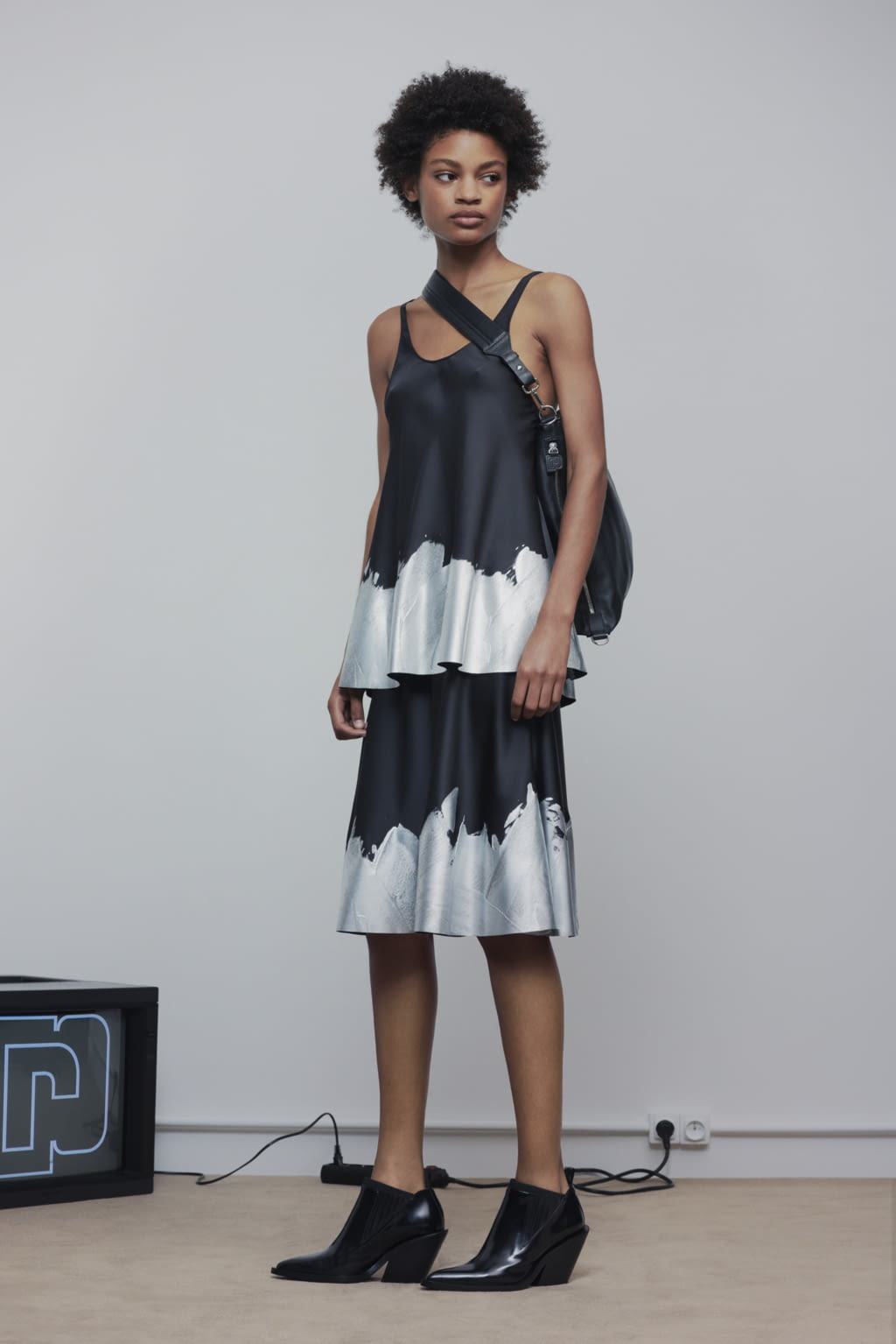 Fashion Week Paris Pre-Fall 2018 look 11 from the Rabanne collection 女装