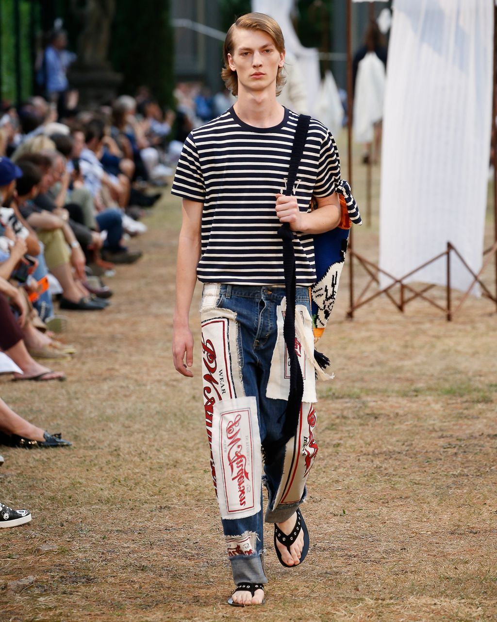 Fashion Week London Spring/Summer 2018 look 11 from the JW Anderson collection 男装