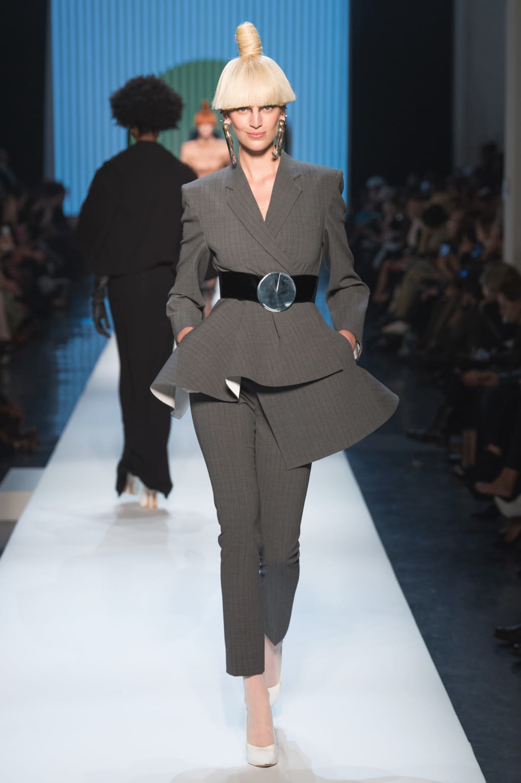 Fashion Week Paris Spring/Summer 2018 look 11 de la collection Jean Paul Gaultier couture
