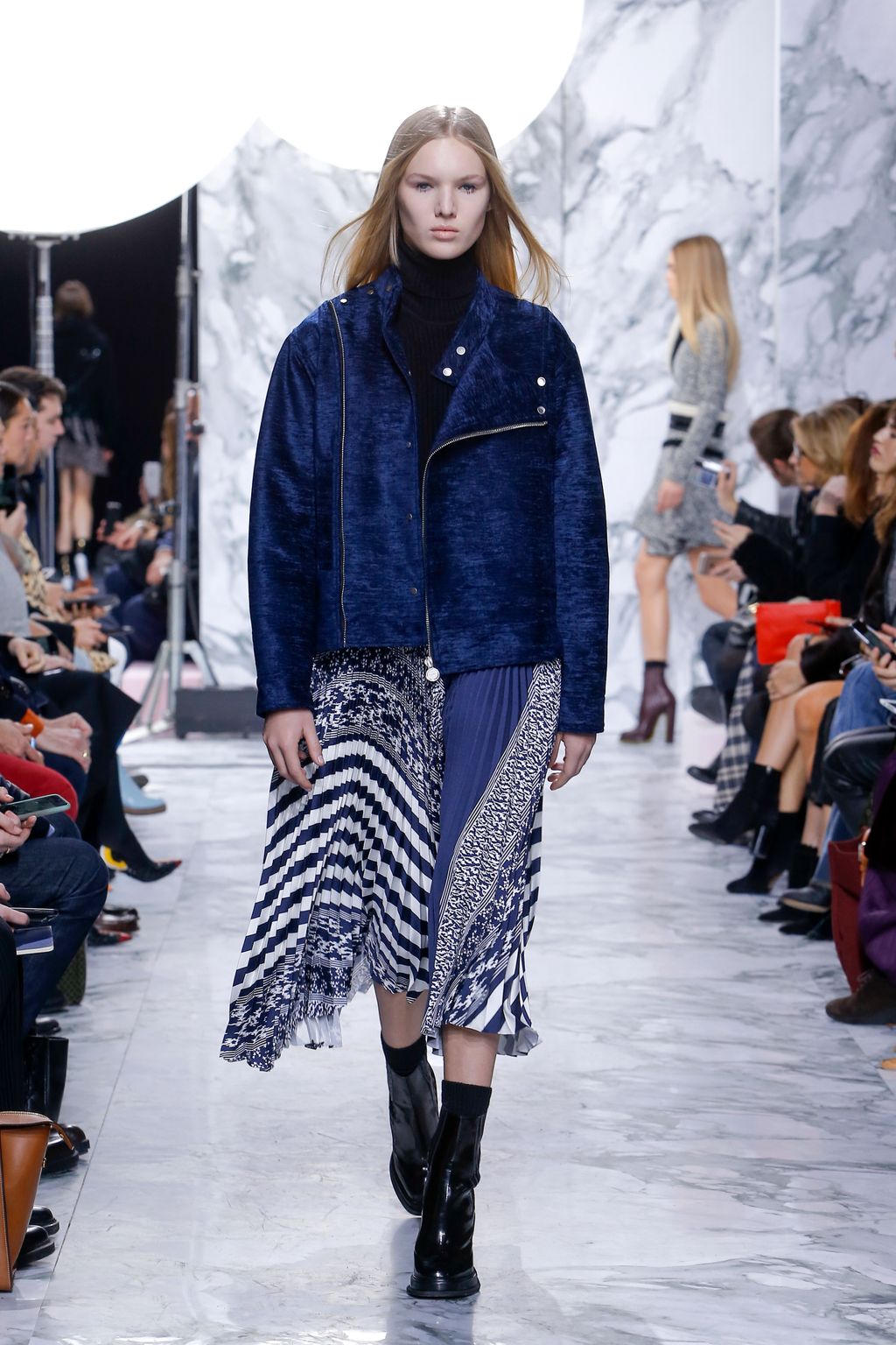 Fashion Week Paris Fall/Winter 2016 look 11 from the Carven collection womenswear