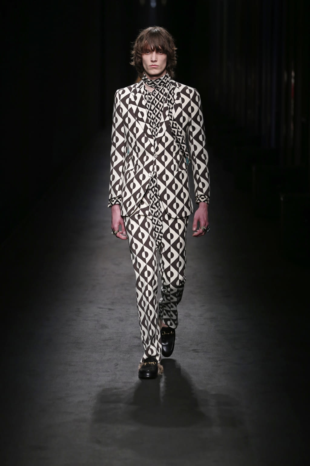 Fashion Week Milan Fall/Winter 2016 look 11 de la collection Gucci womenswear