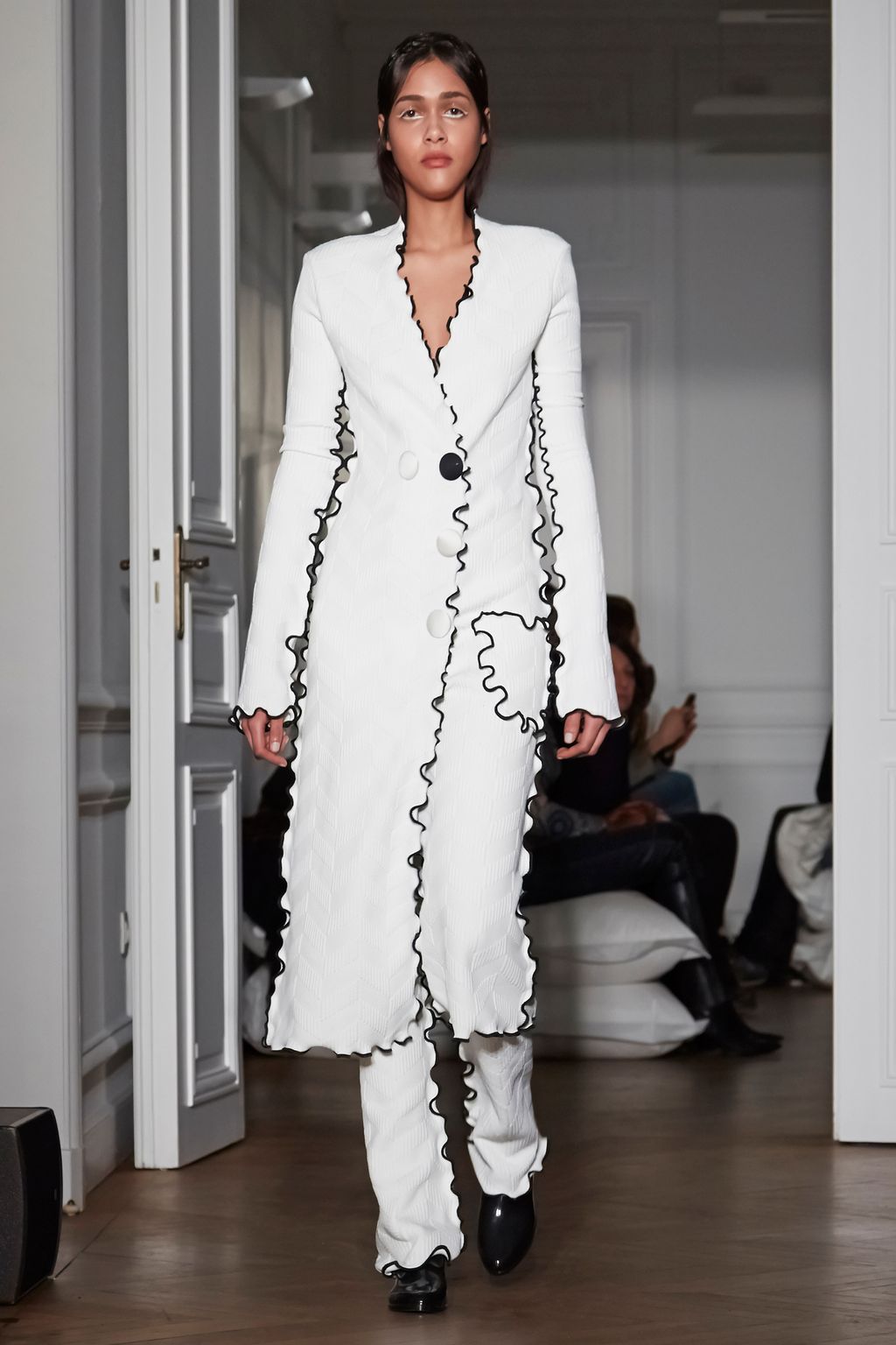 Fashion Week Paris Fall/Winter 2016 look 11 de la collection Peet Dullaert womenswear