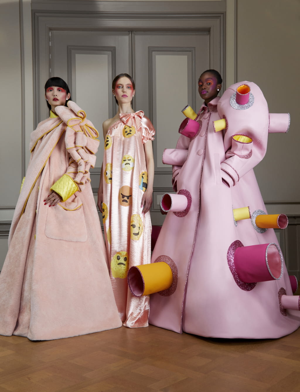Fashion Week Paris Fall/Winter 2020 look 11 de la collection Viktor & Rolf couture