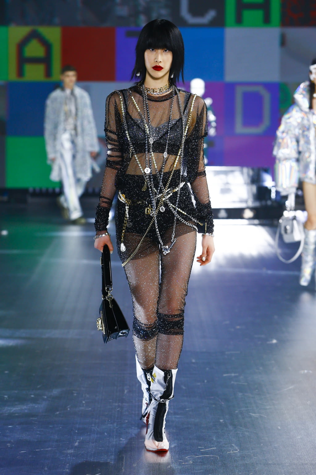 Fashion Week Milan Fall/Winter 2021 look 123 from the Dolce & Gabbana collection womenswear