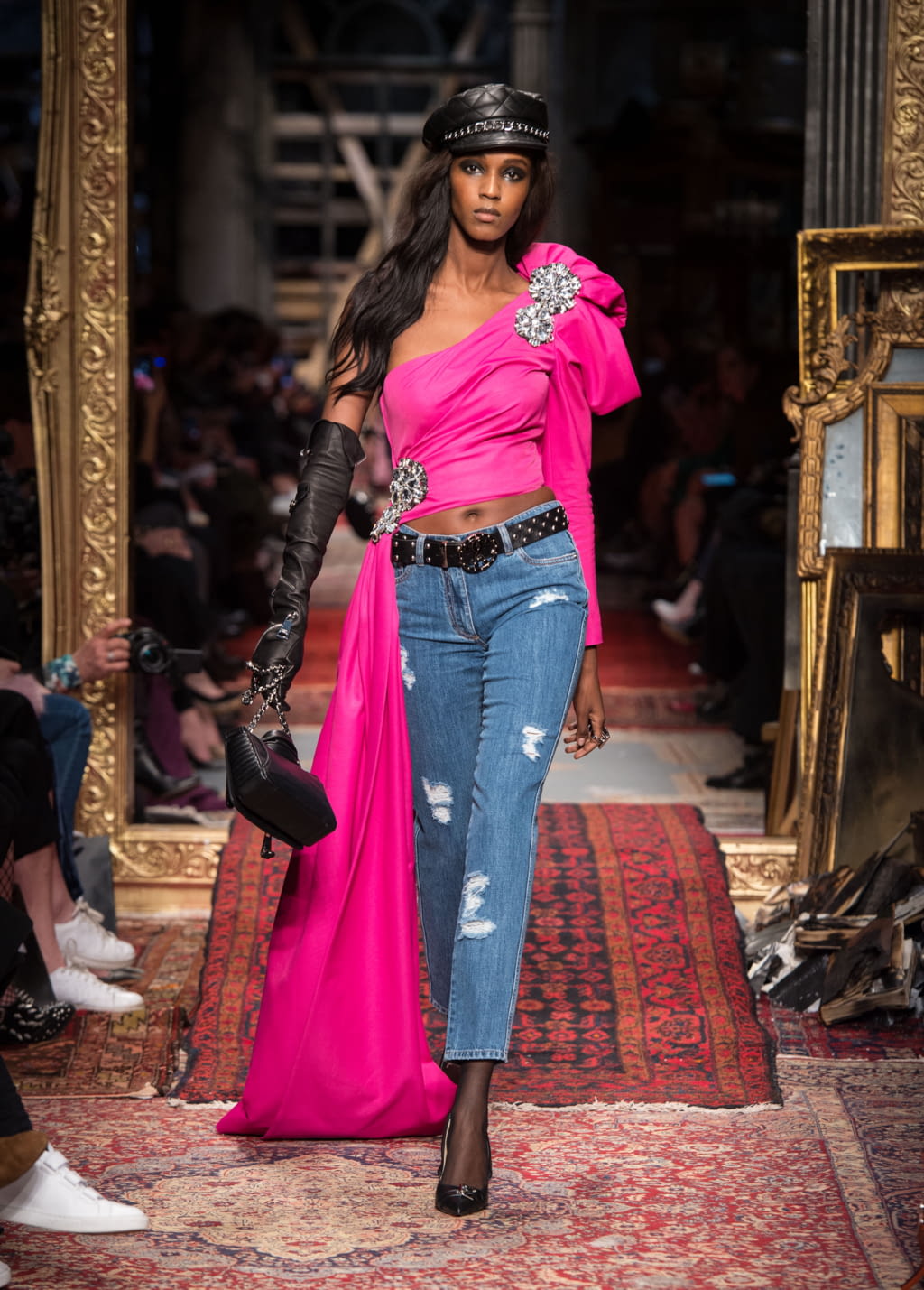 Fashion Week Milan Fall/Winter 2016 look 12 de la collection Moschino womenswear