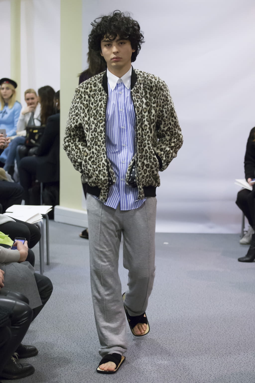 Fashion Week Paris Fall/Winter 2017 look 12 from the Lucien Pellat-Finet collection 男装