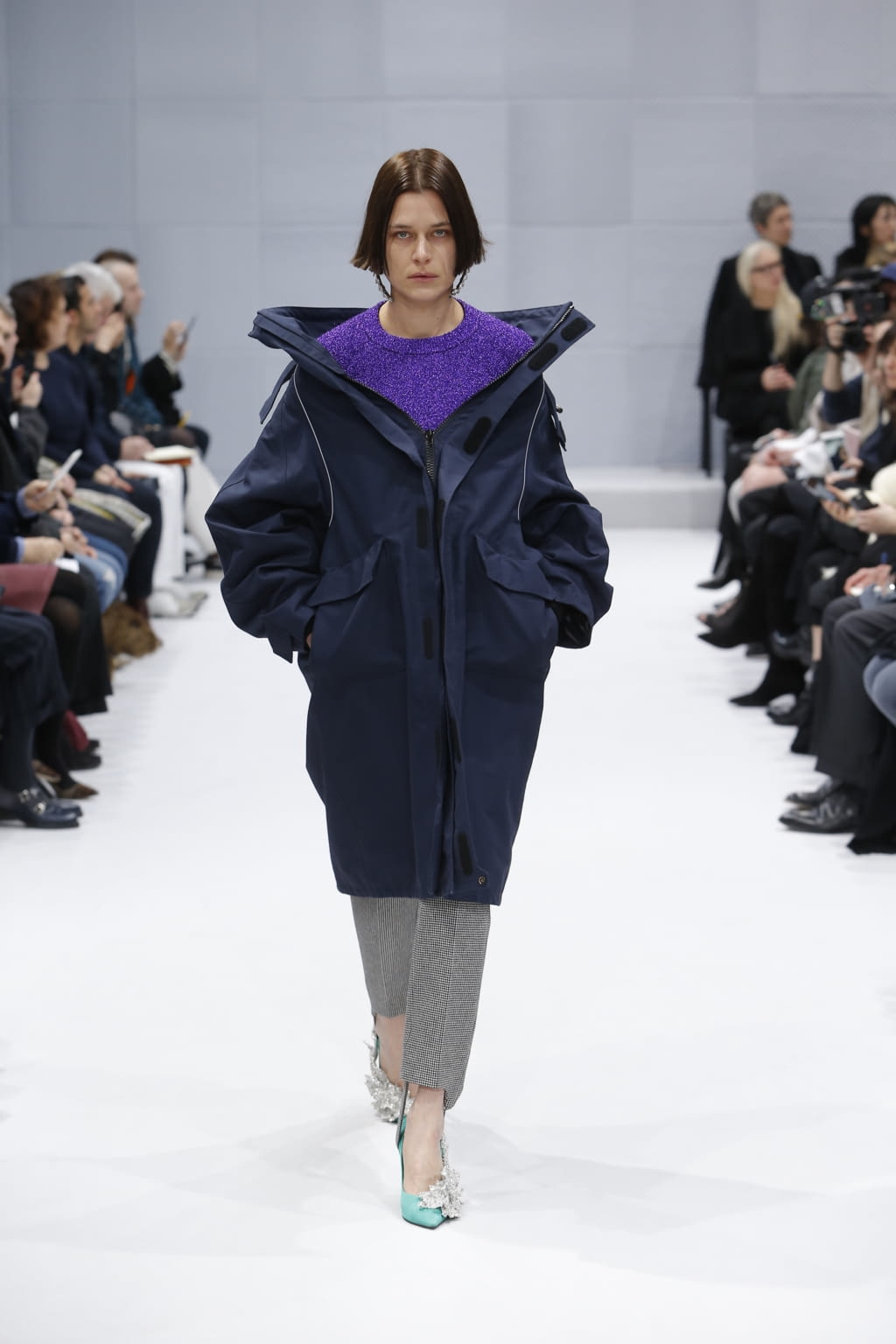 Fashion Week Paris Fall/Winter 2016 look 12 de la collection Balenciaga womenswear