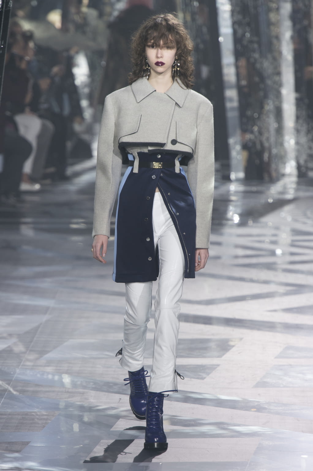 Fashion Week Paris Fall/Winter 2016 look 12 from the Louis Vuitton collection womenswear