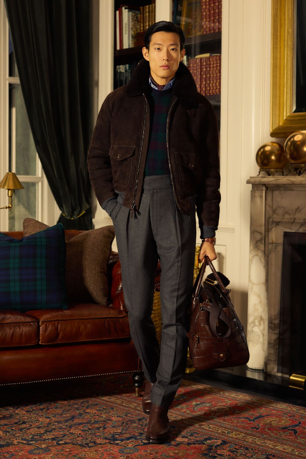 Fashion Week New York Fall/Winter 2024 look 12 from the Ralph Lauren Purple Label collection 男装