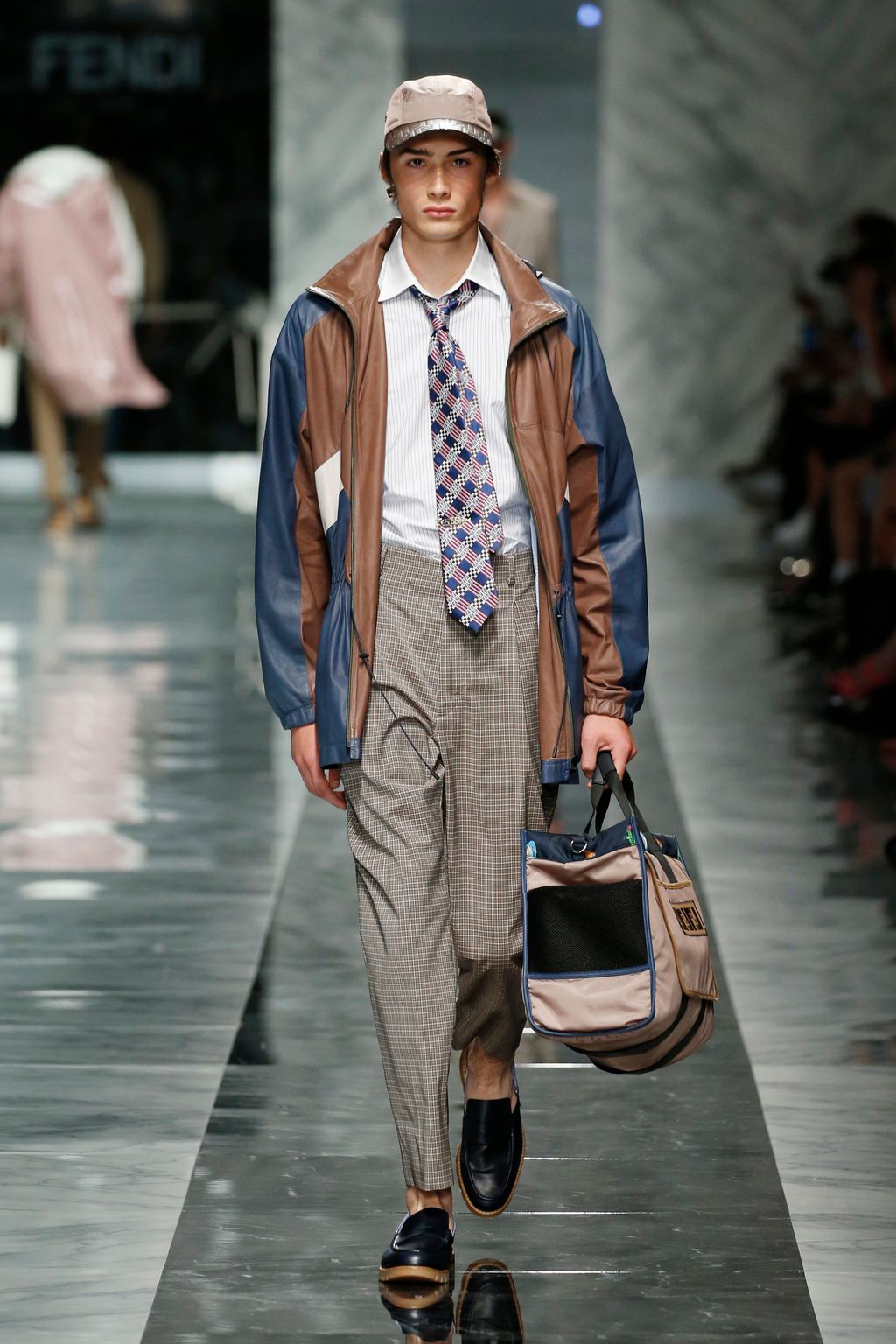 Fashion Week Milan Spring/Summer 2018 look 12 from the Fendi collection 男装