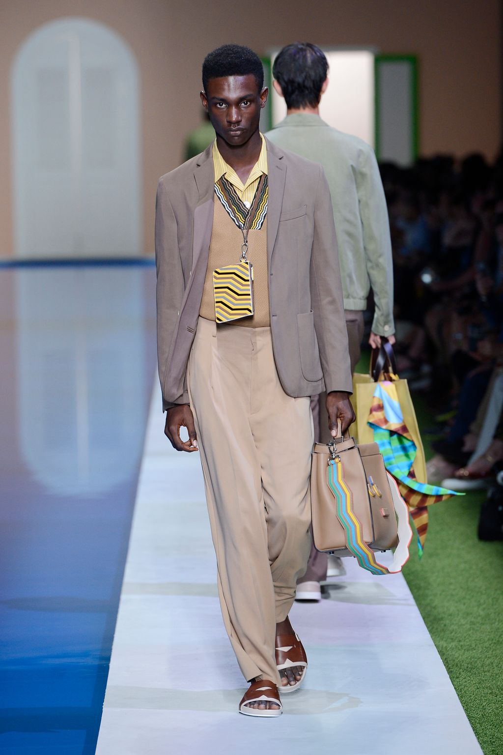 Fashion Week Milan Spring/Summer 2017 look 12 from the Fendi collection 男装