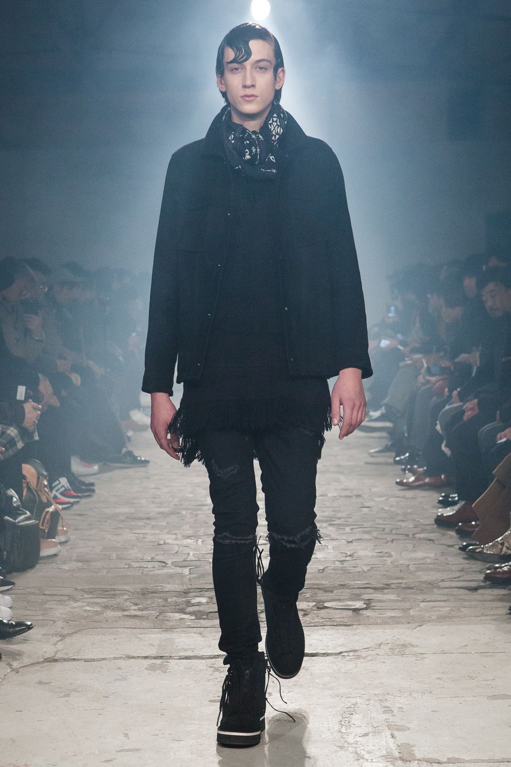 Fashion Week Paris Fall/Winter 2017 look 12 from the White Mountaineering collection menswear