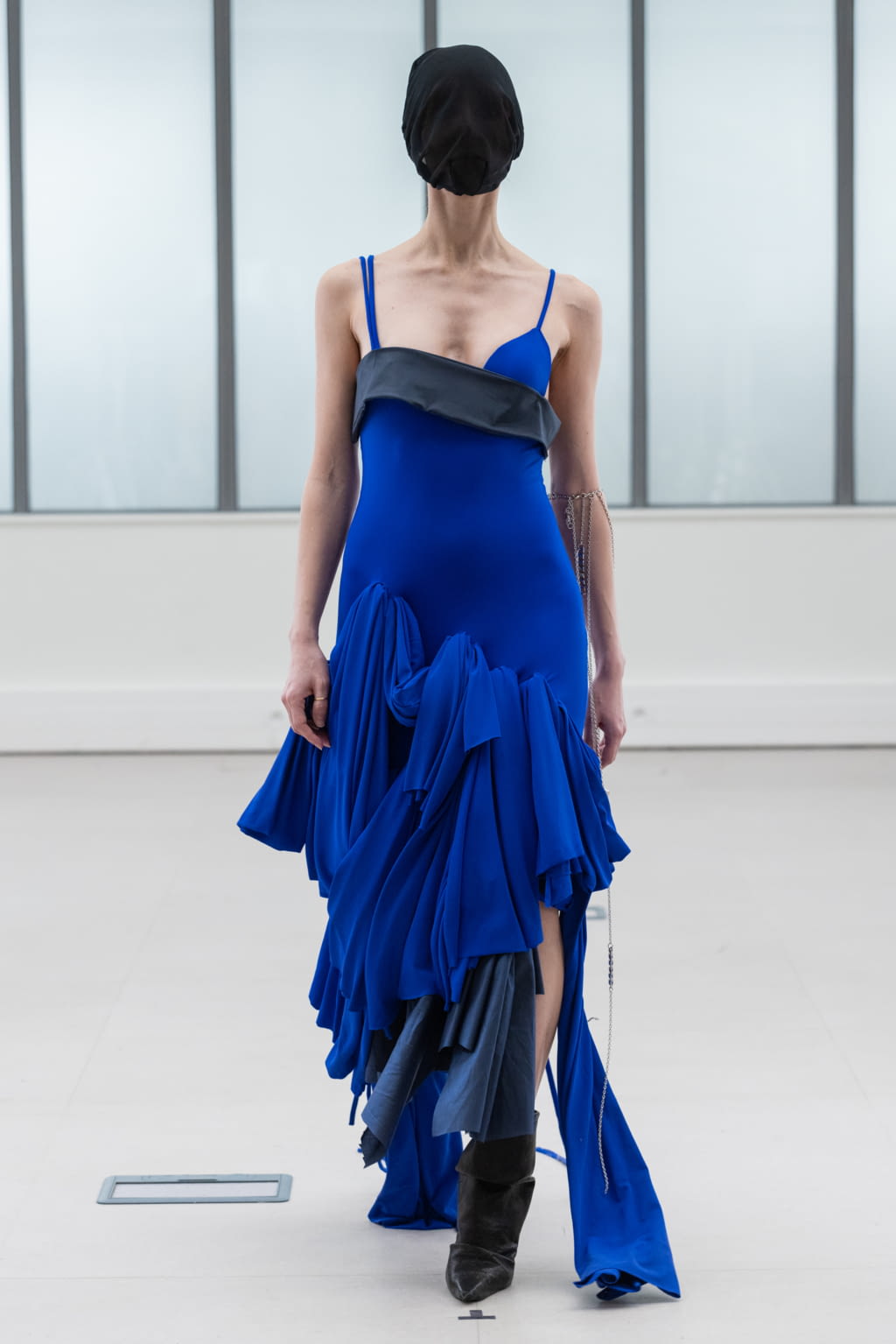 Fashion Week Paris Fall/Winter 2022 look 125 from the IFM PARIS collection womenswear